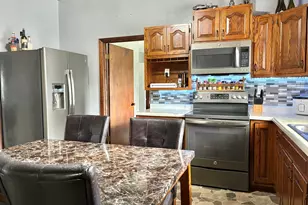 906 Van Buren St, Streator, IL 61364 - Photo 4