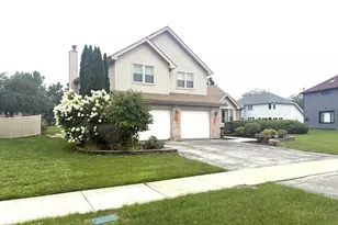 683 Primrose Ln, Matteson, IL 60443 - Photo 2
