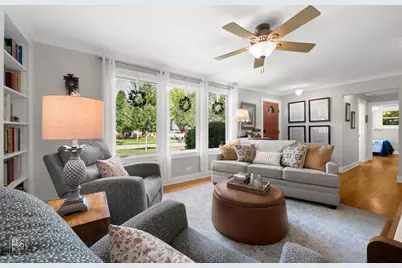605 Banbury Court, Roselle, IL 60172 - Photo 2