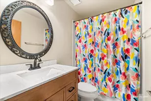 920 Fairfax Ct, Elgin, IL 60120 - Photo 16