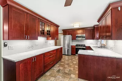 920 Fairfax Court, Elgin, IL 60120 - Photo 8