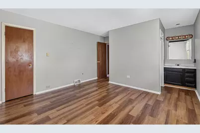 815 Blackhawk Drive, University Park, IL 60484 - Photo 18