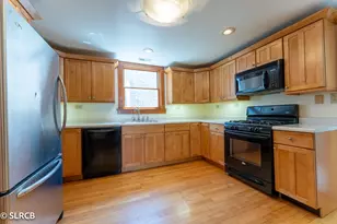 5325 W Montrose Ave, Chicago, IL 60641 - Photo 10