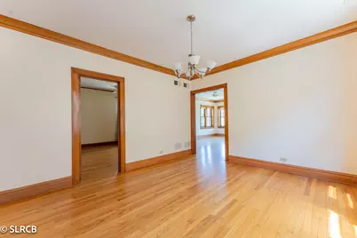 5325 W Montrose Avenue #2, Chicago, IL 60641 - Photo 6