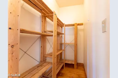 5325 W Montrose Avenue #2, Chicago, IL 60641 - Photo 12