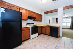 7108 Lexington Ln, Fox Lake, IL 60020 - Photo 4