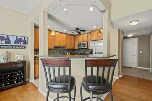 855 E 22nd St, Lombard, IL 60148 - Photo 2