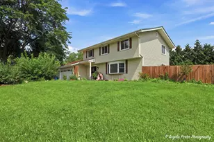 430 Shagbark Ln, Lindenhurst, IL 60046 - Photo 2