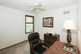 1324 Nantucket Ct, Carol Stream, IL 60188 - Photo 22