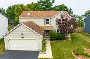 1324 Nantucket Ct, Carol Stream, IL 60188 - Photo 2
