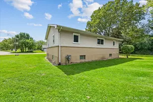 239 Vista Rd, Lake Zurich, IL 60047 - Photo 22
