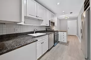 1629 N Clybourn Ave, Chicago, IL 60614 - Photo 8