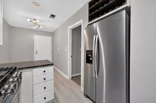 1629 N Clybourn Ave, Chicago, IL 60614 - Photo 10