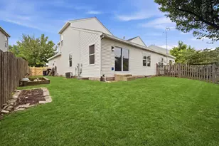 510 S Annandale Dr, Lake in the Hills, IL 60156 - Photo 20