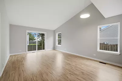 510 S Annandale Drive, Lake in the Hills, IL 60156 - Photo 8