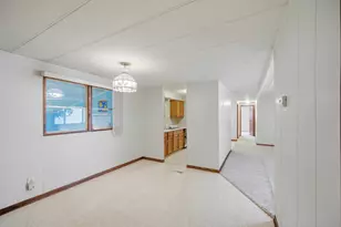 301 Shay Ct, Wheeling, IL 60090 - Photo 4