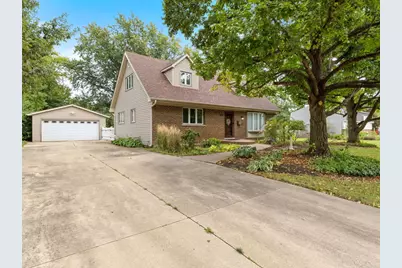 1937 Nottingham Lane, Wheaton, IL 60189 - Photo 2