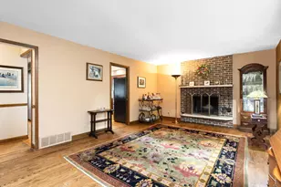 1937 Nottingham Ln, Wheaton, IL 60189 - Photo 8