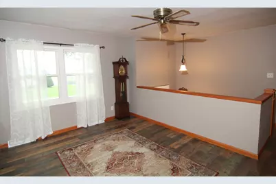 212 Valley View Drive, Orangeville, IL 61060 - Photo 8