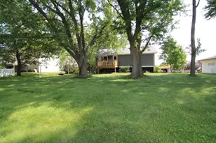 212 Valleyview Dr, Orangeville, IL 61060 - Photo 4