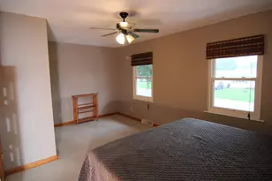 212 Valleyview Dr, Orangeville, IL 61060 - Photo 14