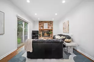 809 W Kingsley Dr, Arlington Heights, IL 60004 - Photo 10