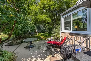 8130 Kilbourn Ave, Skokie, IL 60076 - Photo 10
