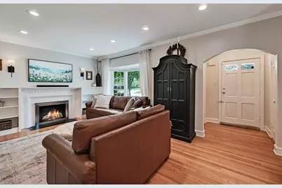 543 S Dunton Avenue, Arlington Heights, IL 60005 - Photo 2