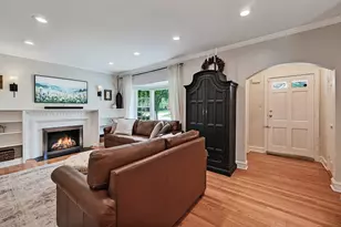 543 S Dunton Ave, Arlington Heights, IL 60005 - Photo 2