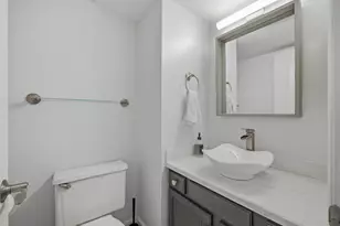 635 N Brookdale Dr, Schaumburg, IL 60194 - Photo 6