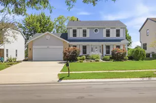 635 N Brookdale Dr, Schaumburg, IL 60194 - Photo 1