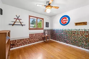 1323 W Sigwalt St, Arlington Heights, IL 60005 - Photo 14