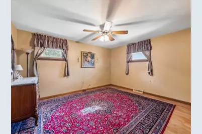 1323 W Sigwalt Street, Arlington Heights, IL 60005 - Photo 12