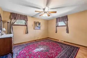 1323 W Sigwalt St, Arlington Heights, IL 60005 - Photo 12