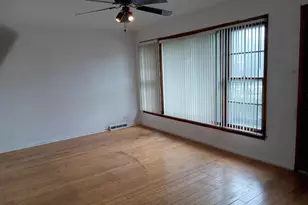 2133 W 49th Pl, Chicago, IL 60609 - Photo 4