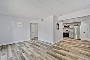 3849 N Parkway Dr, Northbrook, IL 60062 - Photo 8