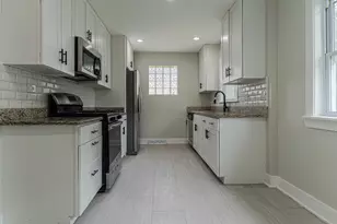 9207 S Greenwood Ave, Chicago, IL 60619 - Photo 12