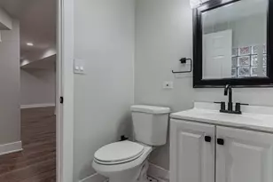 9207 S Greenwood Ave, Chicago, IL 60619 - Photo 32