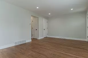9207 S Greenwood Ave, Chicago, IL 60619 - Photo 10