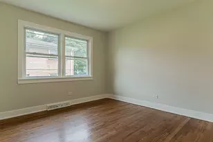 9207 S Greenwood Ave, Chicago, IL 60619 - Photo 16