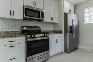 9207 S Greenwood Ave, Chicago, IL 60619 - Photo 14