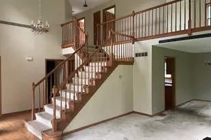 40W003 Russell Rd, Elgin, IL 60124 - Photo 4