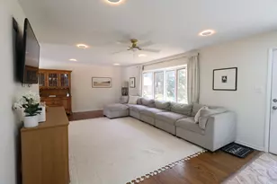 510 W Millns Ct, Addison, IL 60101 - Photo 6
