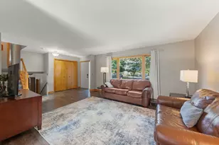 907 Wescott Rd, Bolingbrook, IL 60440 - Photo 4