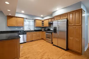 110 Bay Rd, McHenry, IL 60051 - Photo 8