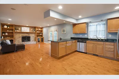 110 Bay Road, McHenry, IL 60051 - Photo 6