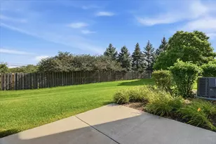 570 W Kristina Ln, Round Lake, IL 60073 - Photo 26