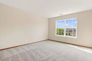 570 W Kristina Ln, Round Lake, IL 60073 - Photo 22