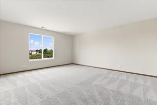 570 W Kristina Ln, Round Lake, IL 60073 - Photo 18