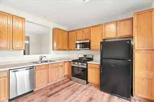 570 W Kristina Ln, Round Lake, IL 60073 - Photo 16